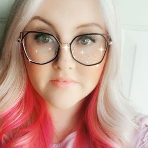 Meet your Posher, Laura-ashley